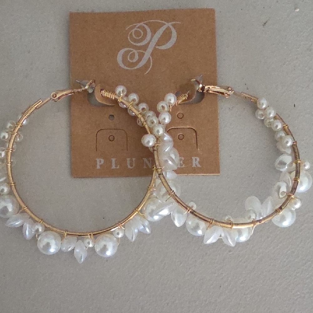 Plunder Gold and Cream Pearl Hoop Earrings - Picture 2 of 2
